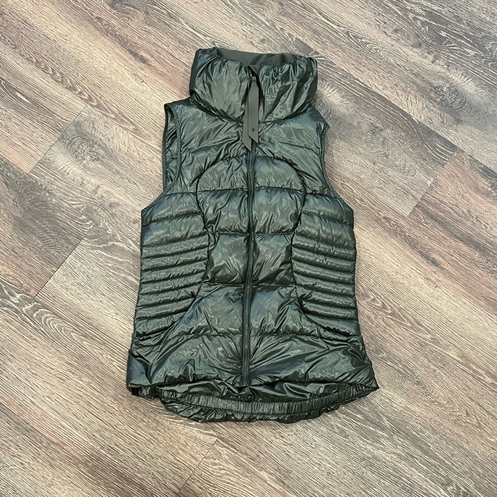 Lululemon Fluffin’ Awesome green puffer vest - 6
